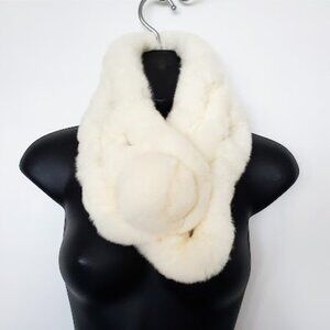 EUC Ivory Soft Fluffy Warm Faux Neck Scarf Wrap w Pom-Pom Accent Closure